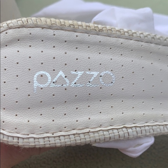 Shoes - Picture 5 of 7